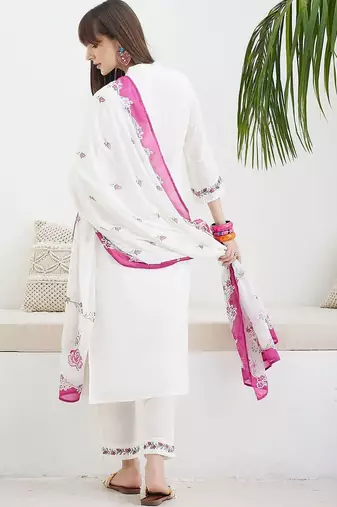 Women Floral Embroidered Regular Thread Work Pure Cotton Kurta with Trousers & With Dupatta