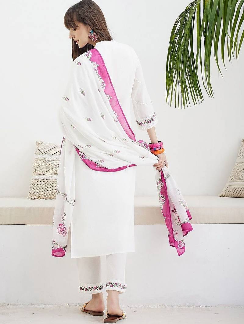 Women Floral Embroidered Regular Thread Work Pure Cotton Kurta with Trousers & With Dupatta
