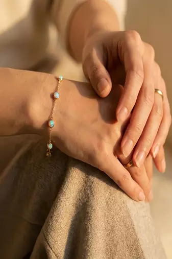 Elegant 925 Sterling Silver Bracelet with Blue Opal Stones and Delicate Gold-Plated Chain Design for Women