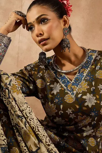 Women Floral Printed Regular Pure Cotton Kurta with Trousers & With Dupatta