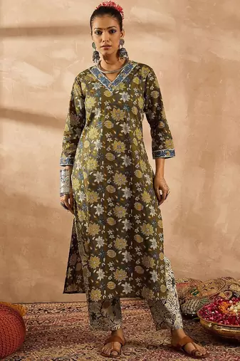 Women Floral Printed Regular Pure Cotton Kurta with Trousers & With Dupatta