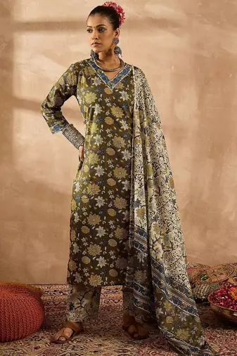Women Floral Printed Regular Pure Cotton Kurta with Trousers & With Dupatta