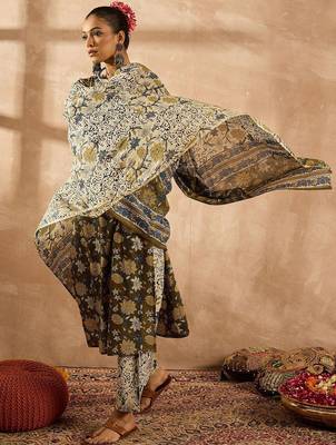Women Floral Printed Regular Pure Cotton Kurta with Trousers & With Dupatta 6
