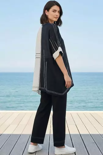Women Colourblocked Regular Thread Work Kurta with Trousers