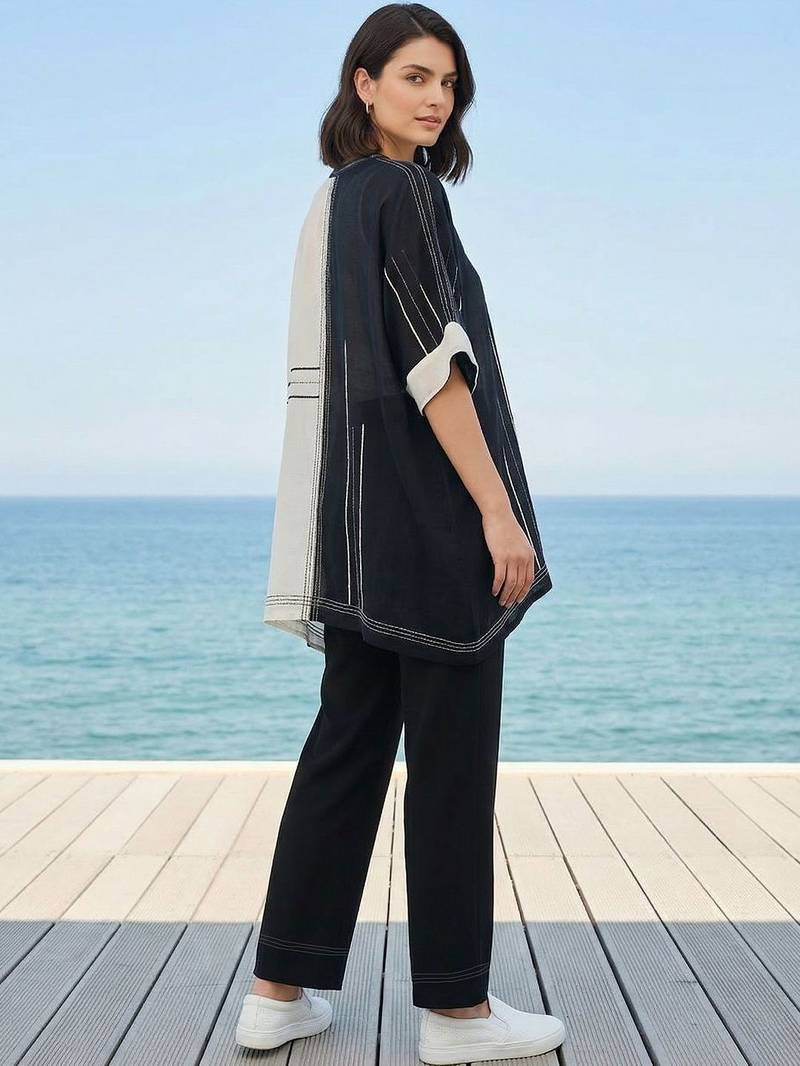Women Colourblocked Regular Thread Work Kurta with Trousers