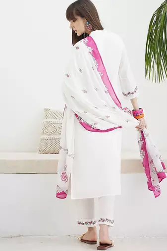 Floral Embroidered Thread Work Pure Cotton Kurta With Trousers & Dupatta