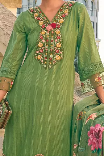 Floral Embroidered Thread Work Pure Cotton Kurta with Trousers & With Dupatta