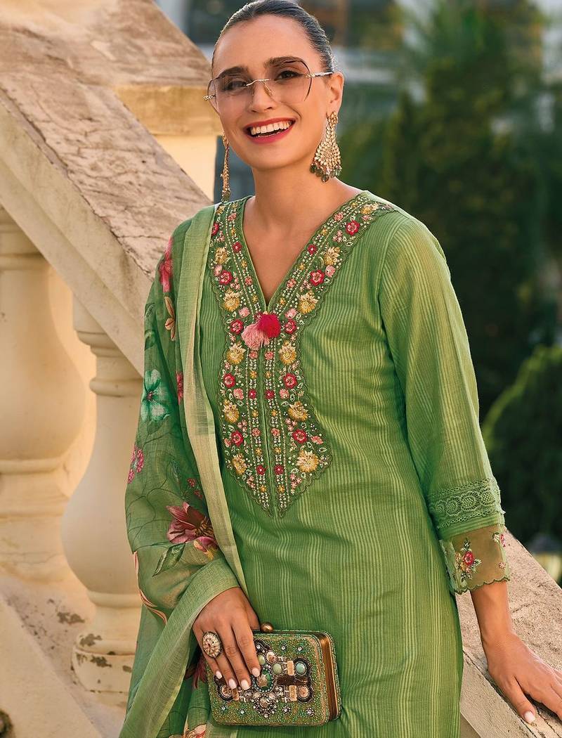 Floral Embroidered Thread Work Pure Cotton Kurta with Trousers & With Dupatta