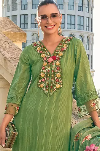 Floral Embroidered Thread Work Pure Cotton Kurta with Trousers & With Dupatta