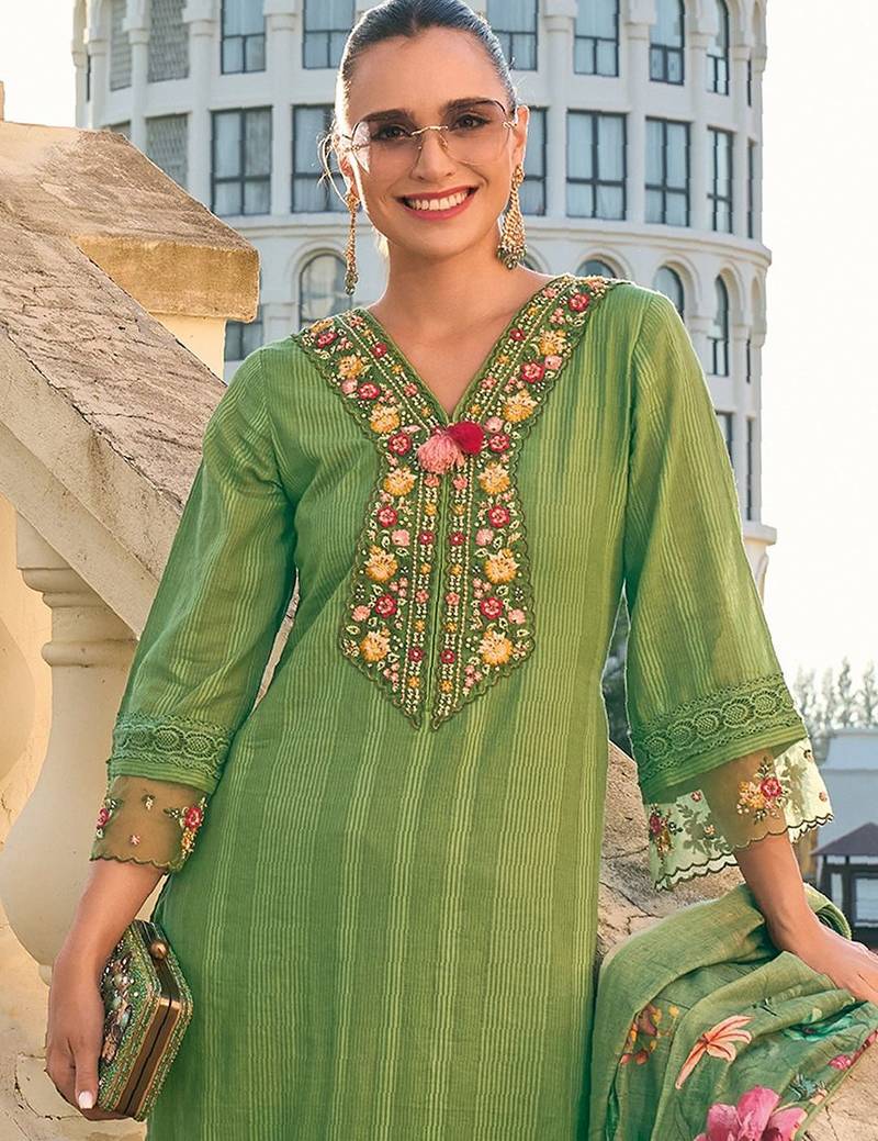 Floral Embroidered Thread Work Pure Cotton Kurta with Trousers & With Dupatta