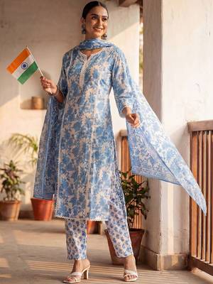Women Floral Printed Regular Thread Work Pure Cotton Kurta with Trousers & With Dupatta 1
