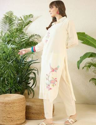Women Ethnic Motifs Embroidered Regular Thread Work Pure Cotton Kurta with Trousers 3