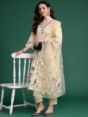 Floral Embroidered Pure Cotton Kurta with Trousers & Dupatta 1