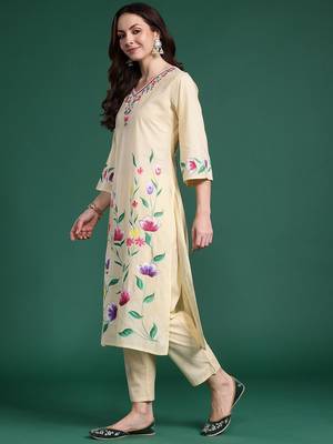 Floral Embroidered Pure Cotton Kurta with Trousers & Dupatta 4