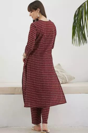Women Printed Pleated Pure Cotton Kurta with Trousers