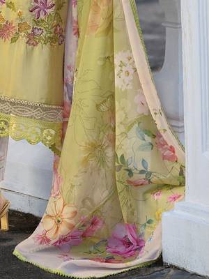 Floral Embroidered Regular Thread Work Kurta With Trouser & Dupatta 6