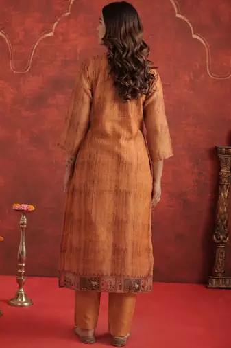Motifs Printed Chanderi Cotton Round Neck Straight Kurta With Trousers & Dupatta