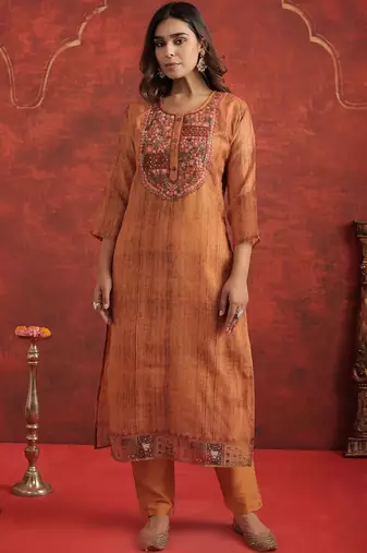 Motifs Printed Chanderi Cotton Round Neck Straight Kurta With Trousers & Dupatta