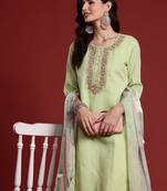 Women Floral Embroidered Regular Thread Work Pure Cotton Kurta with Trousers & With Dupatta