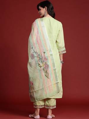 Women Floral Embroidered Regular Thread Work Pure Cotton Kurta with Trousers & With Dupatta 7