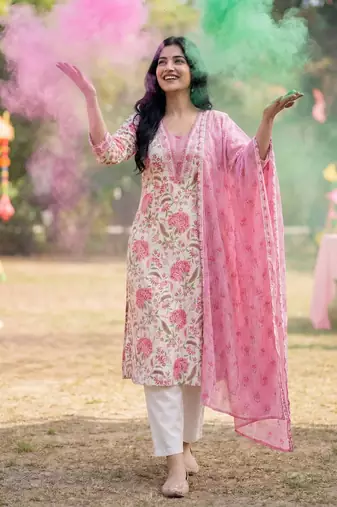 Floral Printed Square Neck Pure Cotton Straight Kurta With Trousers & Dupatta