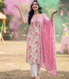 Floral Printed Square Neck Pure Cotton Straight Kurta With Trousers & Dupatta