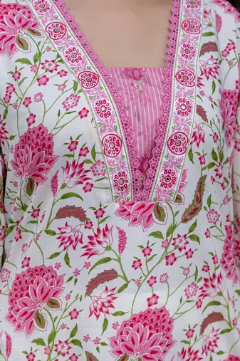 Floral Printed Square Neck Pure Cotton Straight Kurta With Trousers & Dupatta