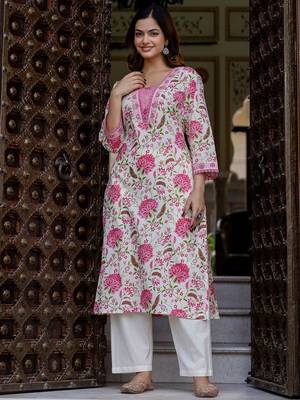Floral Printed Square Neck Pure Cotton Straight Kurta With Trousers & Dupatta 7