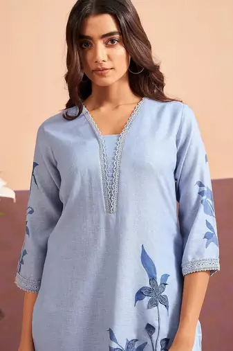 Women Floral Printed Regular Patchwork Linen Kurta with Trousers & With Dupatta