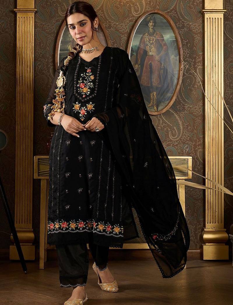 Women Floral Embroidered Regular Thread Work Kurta with Trousers & With Dupatta
