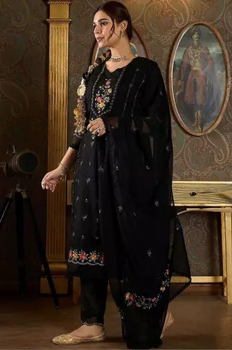 Women Floral Embroidered Regular Thread Work Kurta with Trousers & With Dupatta