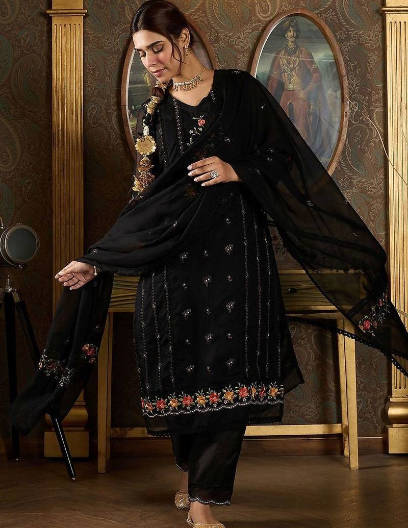 Women Floral Embroidered Regular Thread Work Kurta with Trousers & With Dupatta
