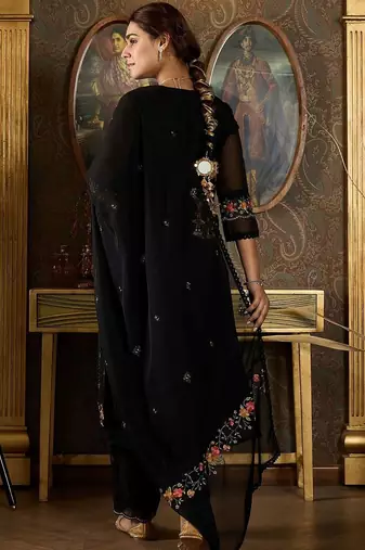 Women Floral Embroidered Regular Thread Work Kurta with Trousers & With Dupatta