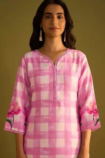 Floral Printed Sweetheart Neck Stone Work Linen Kurta With Trouser & Dupattta