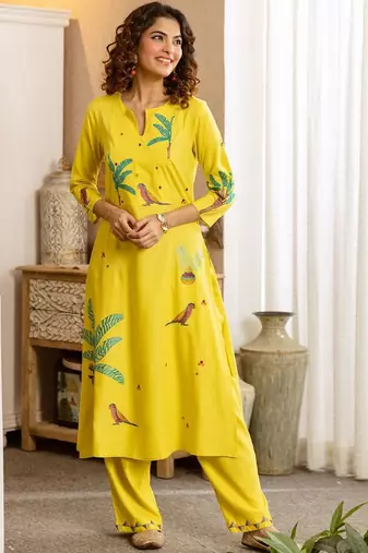 Women Ethnic Motifs Printed Regular Kurta with Trousers