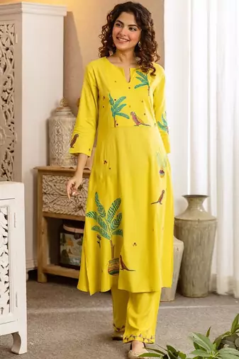 Women Ethnic Motifs Printed Regular Kurta with Trousers