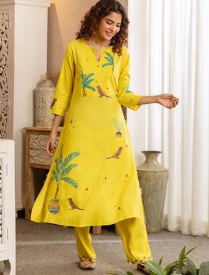 Women Ethnic Motifs Printed Regular Kurta with Trousers 6