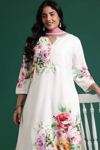 Plus Size Floral Print Beads & Stones Kurta with Trousers & Dupatta