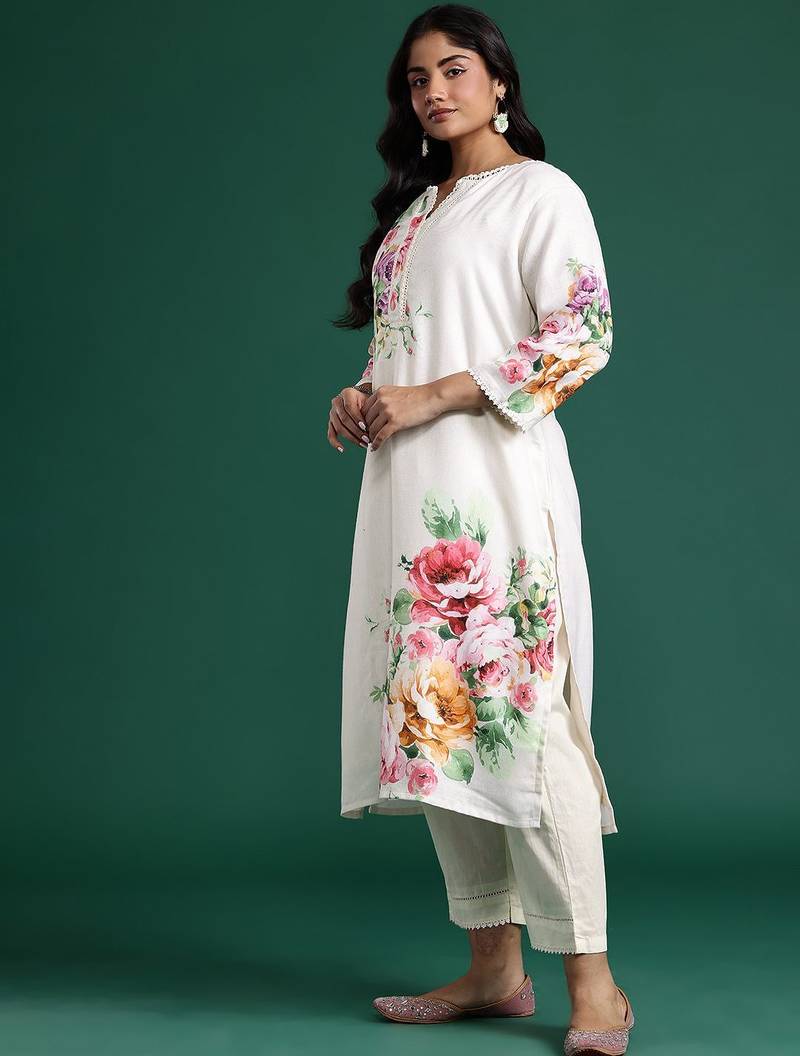 Plus Size Floral Print Beads & Stones Kurta with Trousers & Dupatta