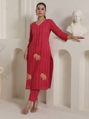 Women Ethnic Motifs Printed Pure Cotton Kurta with Trouser 1