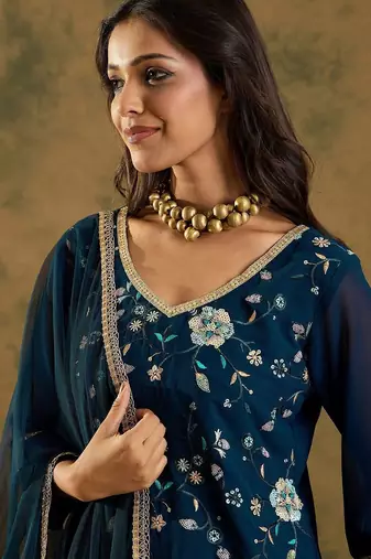 Women Floral Embroidered Regular Sequinned Kurta with Sharara & With Dupatta