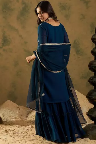 Women Floral Embroidered Regular Sequinned Kurta with Sharara & With Dupatta