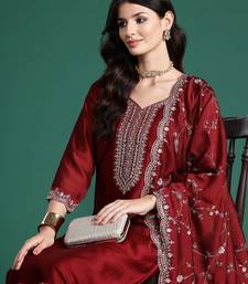 Ethnic Motifs Embroidered Sequinned Kurta with Trousers & Dupatta