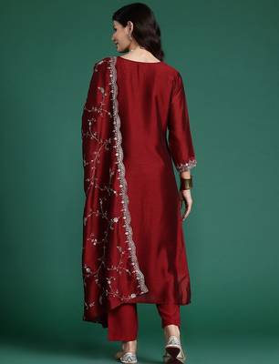 Ethnic Motifs Embroidered Sequinned Kurta with Trousers & Dupatta 7