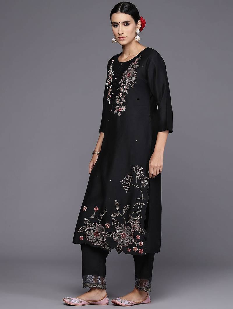 Women Floral Embroidered Regular Kurta with Trousers & Dupatta