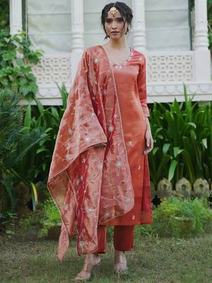 Women Floral Embroidered Regular Liva Kurta with Trousers & With Dupatta 1