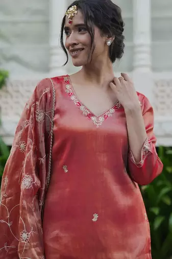 Women Floral Embroidered Regular Liva Kurta with Trousers & With Dupatta