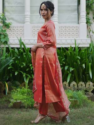 Women Floral Embroidered Regular Liva Kurta with Trousers & With Dupatta 3