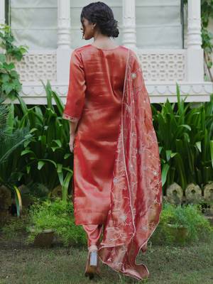 Women Floral Embroidered Regular Liva Kurta with Trousers & With Dupatta 4