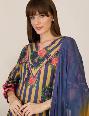 Women Printed Regular Pure Cotton Kurta with Trousers & With Dupatta 2